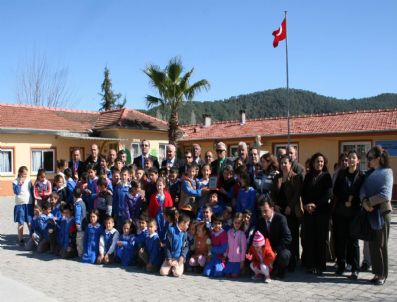 MUSTAFA GÜRDAL - Kemaliye İlköğretim Okulu'na Çevre Ödülü