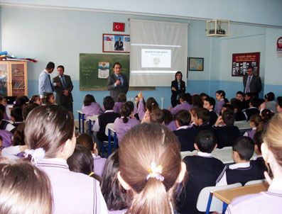 CEM KARA - Öğrencilere atık pil ve atık yağ eğitim semineri