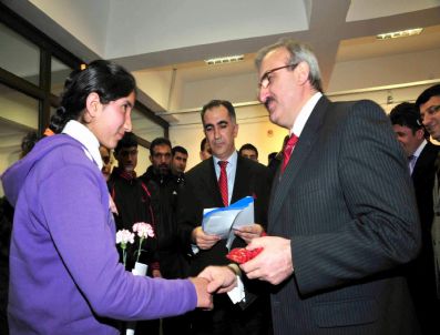 HALIL BERK - Van'da 'Nevruz Çiçekleri' Konulu Fotoğraf Sergisi