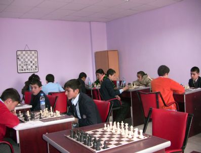 Ağrı'da Satranç Turnuvası Başladı