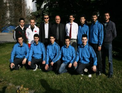 Kayseri Şekerspor Karate Takını Türkiye Şampiyonası'na Katılacak