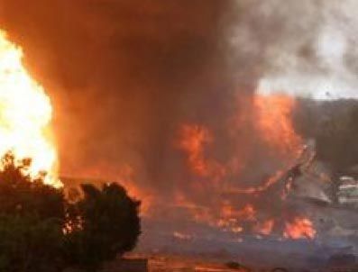 Savaş uçağı dağa çarptı: 3 ölü