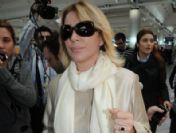 Umreden dönen Seda Sayan'ı oğlu karşıladı