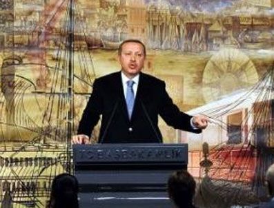 İCLAL AYDIN - Başbakan Erdoğan Sanatçılarla Bir Araya Geldi
