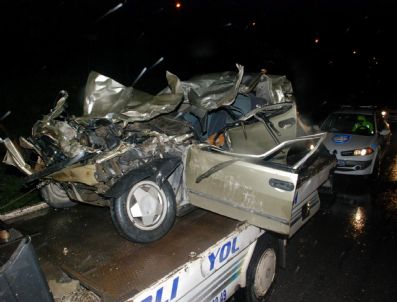 İzmir'de Trafik Kazası: 5 Yaralı