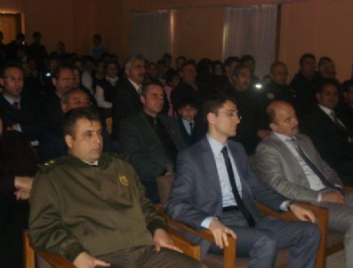 MUSTAFA GÜL - Karapürçek Atatürk İlköğretim Okulu'nda Çanakkale Zaferi Kutlandı