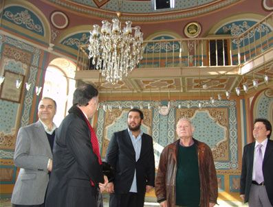 KAYıHAN - Padişah Eseri Hayır Yuvasına Torunlarından Ziyaret