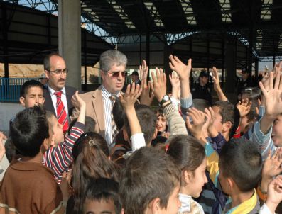 DENIZLI EMNIYET MÜDÜRÜ - Büyükler Nevruz'u Kutladı Çocuklar Emniyet Müdürü İle Gezdi
