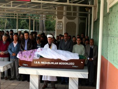 KABRISTAN - Gelinliği İle Toprağa Uğurlandı