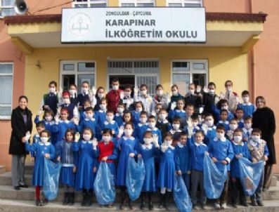 CANAN ÖZTÜRK - Karapınar'da Öğrenciler Çevreyi Temizliyor