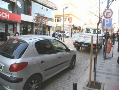 Bandırma'da Sınırlı Park Uygulaması Başladı