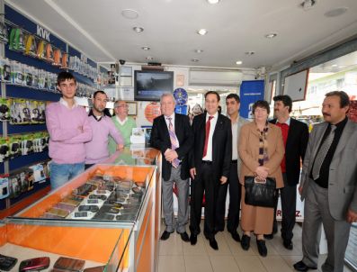 İSMAIL KATMERCI - Erdal Kalkan Bayraklı Esnafını Dinledi