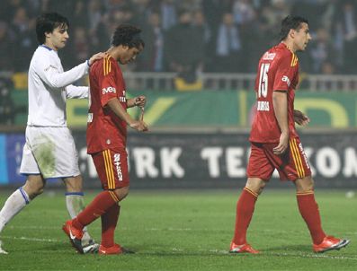 Galatasaray şampiyonluktan uzaklaşıyor mu ?