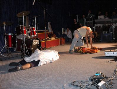 BERZAH - Gemlikli Gençler Doyasıya Eğlendi