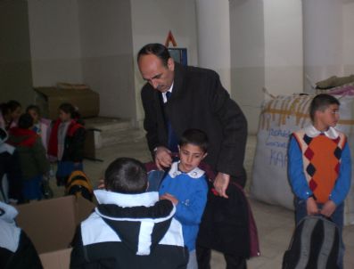 İş Adamlarından Bin 500 Yoksul Öğrenciye Yardım