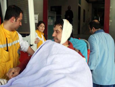 BURSA DEVLET HASTANESI - Kapıyı Raydan Çıkaran Şahıslara Bıçak Çekince Kafasına Teneke Yedi