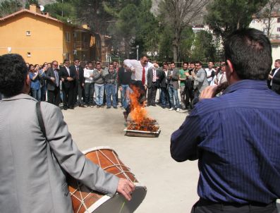 Rektör Eren, Gençlere Taş Çıkarttı