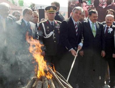 UFUK URAS - Tüm Türkiye'de Nevruz ateşi yandı