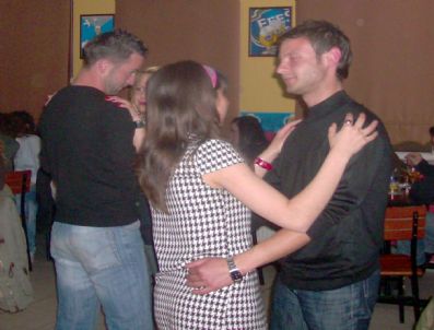 KÜÇÜK EV - Üniversite Öğrencilerinden Eğlence