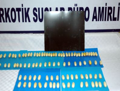 Uyuşturucu Kuryesi Bağırsaklarında 1 Kilo 150 Gram Kokainle Yakalandı
