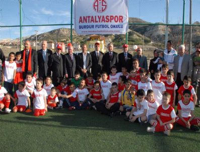 SEBAHATTIN AKKAYA - Antalyasporlu Futbolcular Burdur'da Öğrencilerle Buluştu