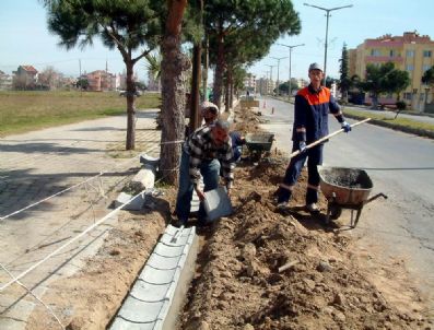 FIKRET AKOVA - Burhaniye'nin Yolları Bakıma Alındı