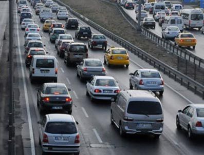 Devlet, tasarruf için 15 yıllık araçları trafikten çekecek