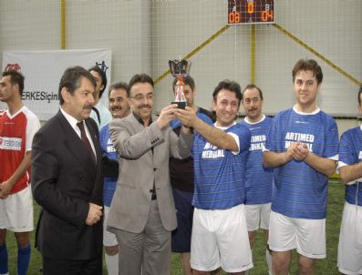 ELBAŞı - Sağlık Çalışanları Futbol Turnuvasının Şampiyonu 'Erü' Oldu