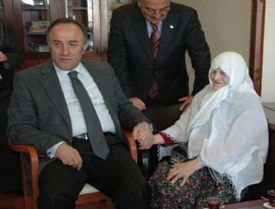 SEYFULLAH HACıMÜFTÜOĞLU - Yaşlının Huzur Evi, Kendi Evi Olmalı