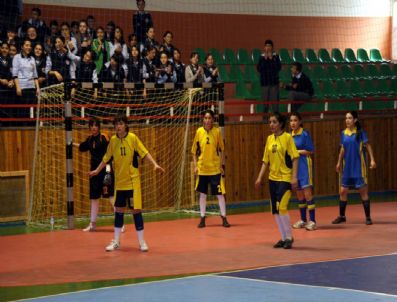 İBRAHIM PAŞA - Genç Kızlar Ve Erkekler Futsal İl Birinciliği Müsabakaları Sona Erdi