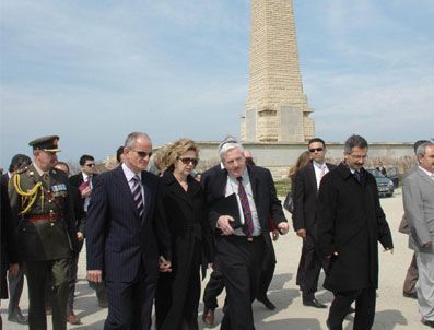 MARY MCALEESE - İrlanda Cumhurbaşkanı Mary Mcaleese Gelibolu Yarımadası Tarihi Milli Parkını Gezdi