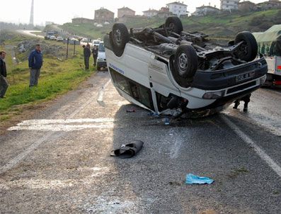 Akademisyenlerin Aracı Takla Attı: 1 Ölü, 5 Yaralı