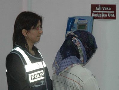 Aranan Şahsın Eşi Ve Oğlu Uyuşturucuyla Yakalandı