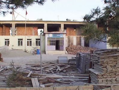 C14 - Bakan Eroğlu'nun Mahallesindeki Okul Yıkılıyor