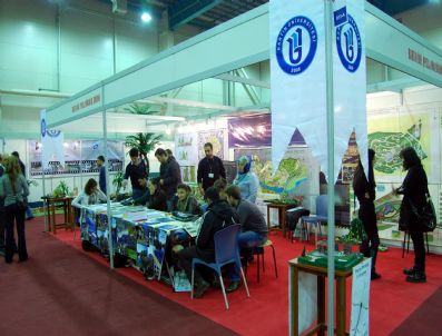 Bü Öğrencileri Tüyap'ta Projelerini Sergiledi