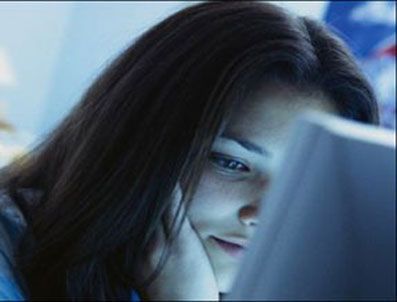 İnterneti Facebook ve MSN için kullanıyoruz