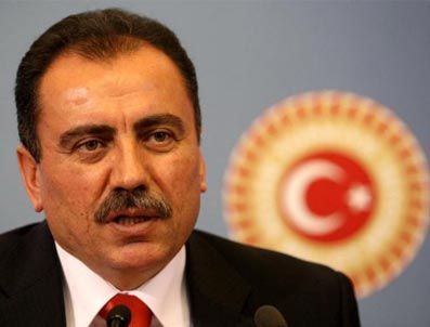 İLHAN KESICI - Muhsin Yazıcıoğlu kabri başında anıldı