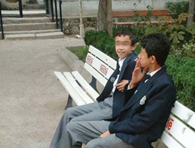 Sigara içen öğrenciye para ve disiplin cezası