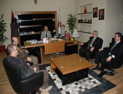 AVUKATLAR GÜNÜ - Afyonkarahisar Barosu'ndan Başkan Çoban'a Ziyaret