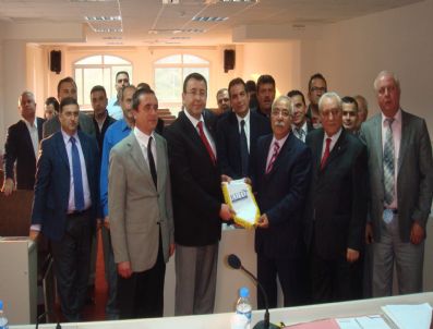 MUSTAFA ESEN - Kuşadası Ticaret Odası Kaymakam Mustafa Esen'i Konuk Etti