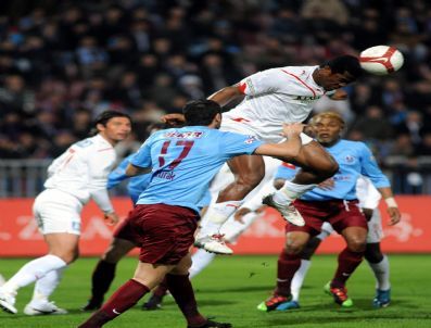 Trabzonspor - Antalyaspor 2-0 (Maçın özet görüntüleri ve golleri izle)