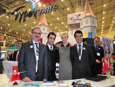 ULUSLARARASı TURIZM VE SEYAHAT FUARı - Ukraynalı Gelin Ve Türk Damada 'Turizm Elçisi' Görevi