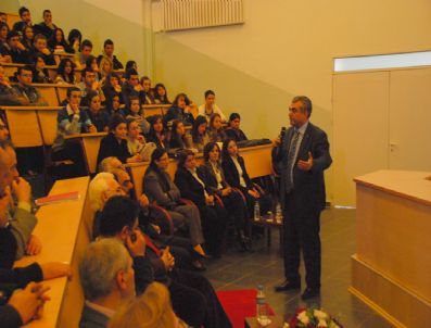 Rektör Akdemir Dumlupınar Üniversitesi'nde Çomü'yü Anlattı
