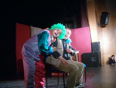 KARAÖZ - Varto'da Öğrencilere Tiyatro Gösterimi