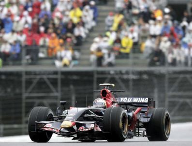 KAMUI KOBAYASHI - Vettel, Yine 'Pole Pozisyonu'nun Sahibi Oldu