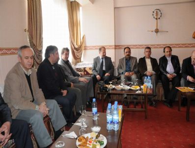 Bakan Akdağ'ın Erzurum'da basın temsilcileriyle buluştu