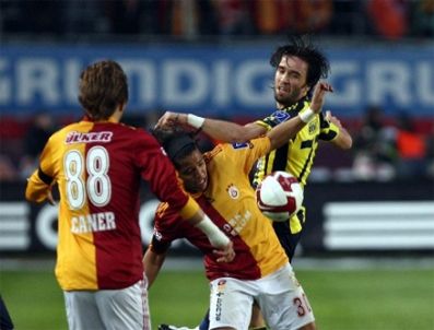 LEVENT KıZıL - Selçuk Şahin'in uzaktan attığı golle gülen taraf Fenerbahçe oldu
