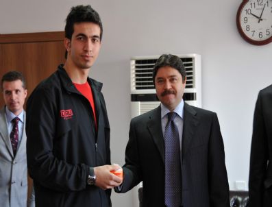 Karaman'da Başarılı Sporcuya Ödül