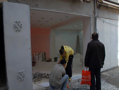 ORIENT - Kuşadası Esnafından Yeni Sezon Hazırlığı