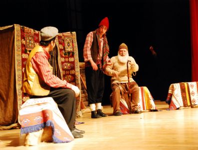 AZIM ÖZTÜRK - 'Özlenen Çanakkale Ruhu' Sahnelendi